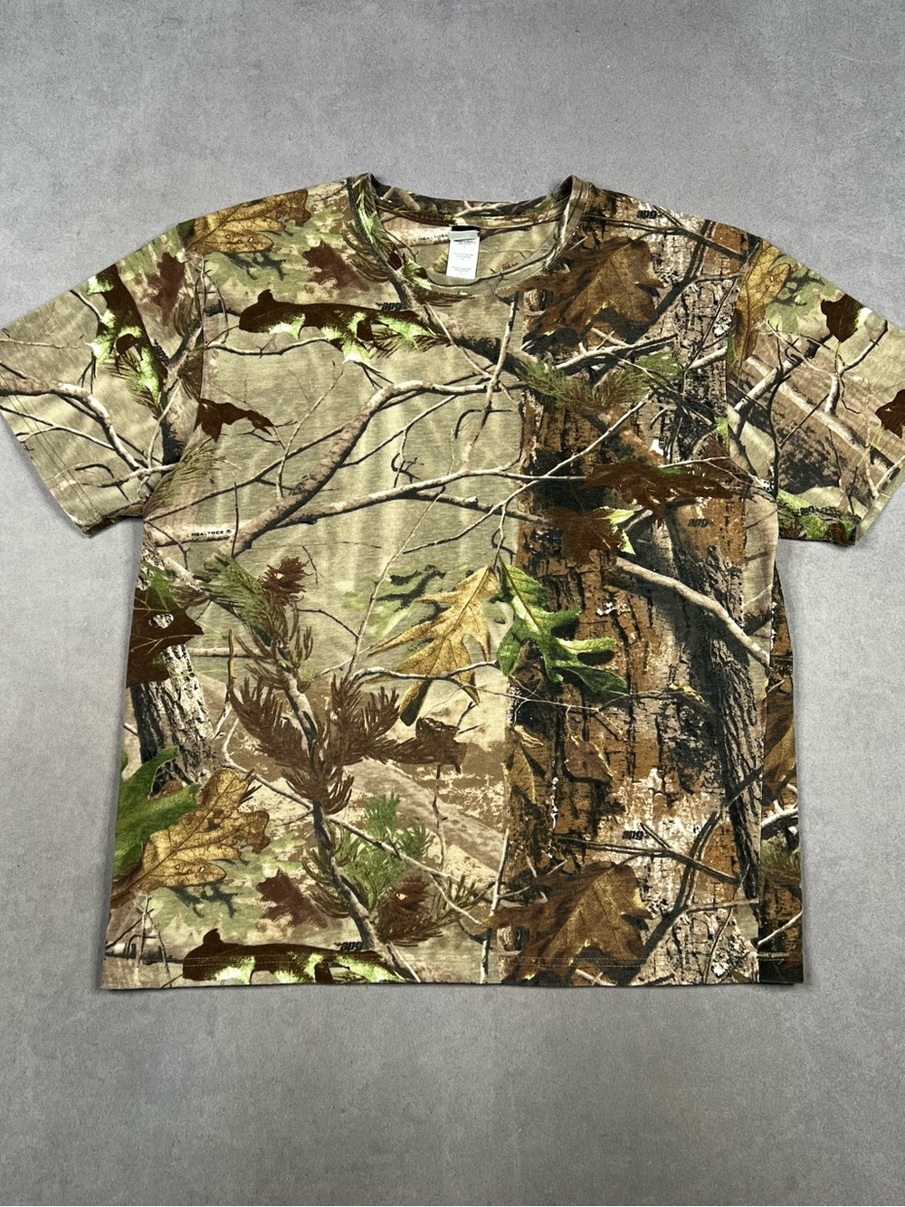 Realtree Short-Sleeve Camouflage T-Shirt in Brown and Green